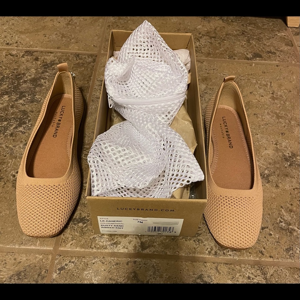 Lucky Brand Flats-New with tags-Size 7